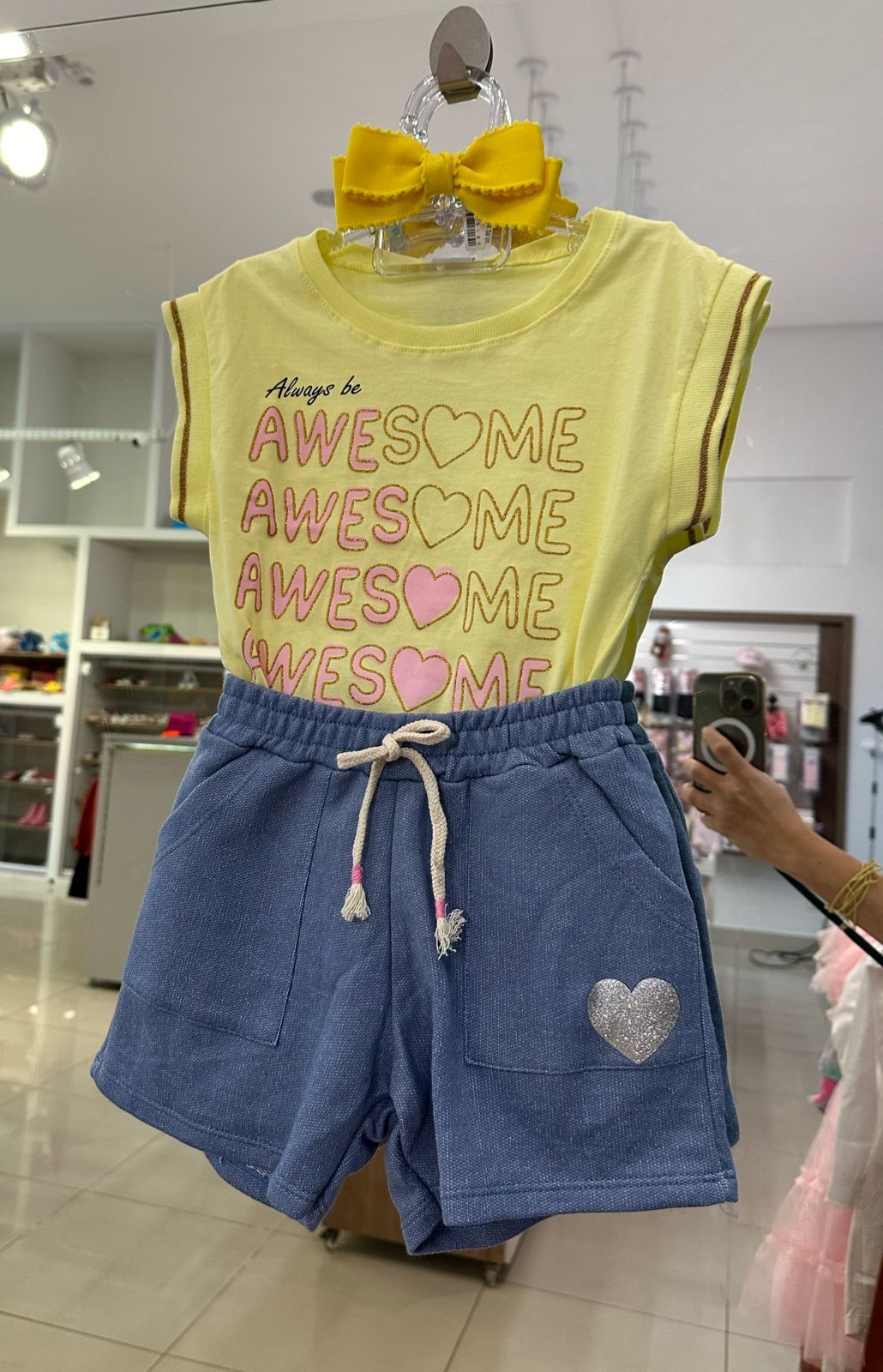 Amarelo