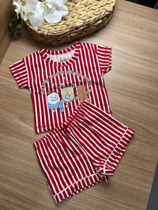 CONJUNTO PIJAMA BLUSA MANGA CURTA LISTRADO NATAL AMIGOS E SHORT MENINA ELIAN