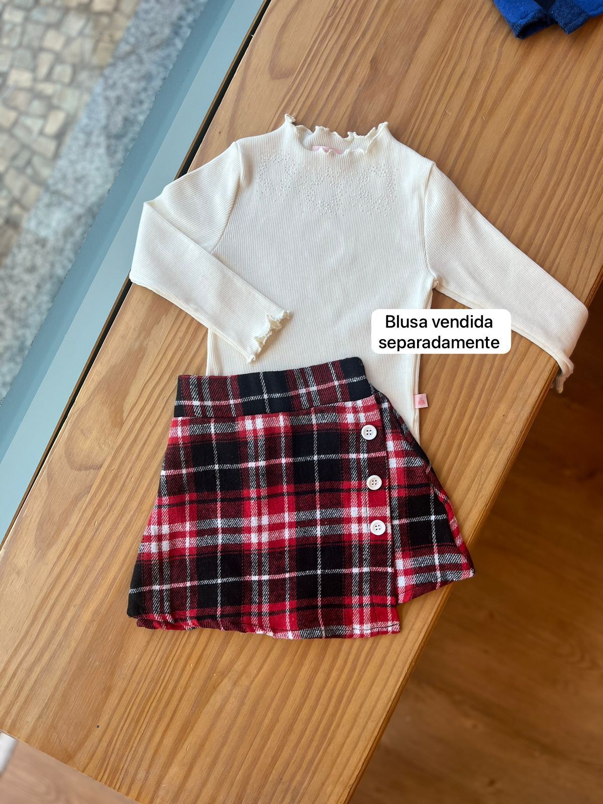 VERMELHO