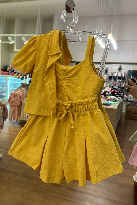 CONJUNTO CAMISA MANGA CURTA BARBICACHOS COM BLUSA ALÇA E SHORT MENINA FAKINI