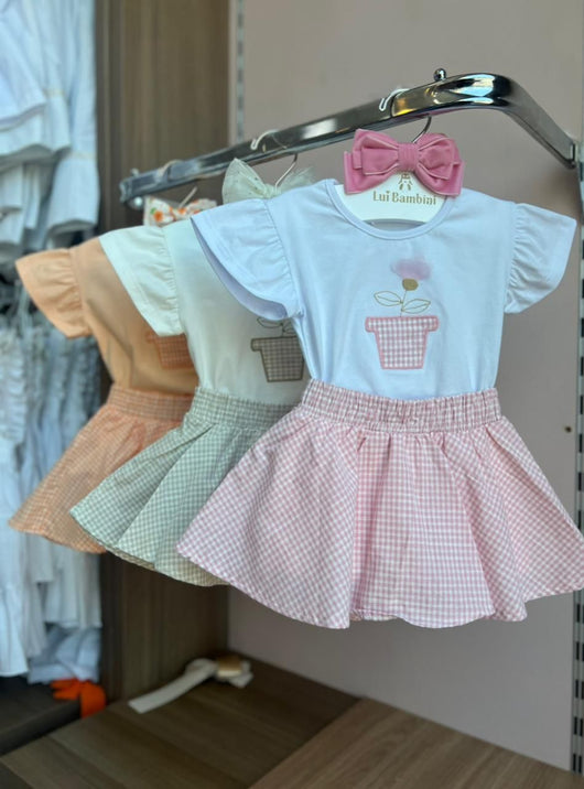 CONJUNTO BLUSA MANGA CURTA BUFANTE VASO FLOR E SAIA SHORT MENINA PULLA BULLA