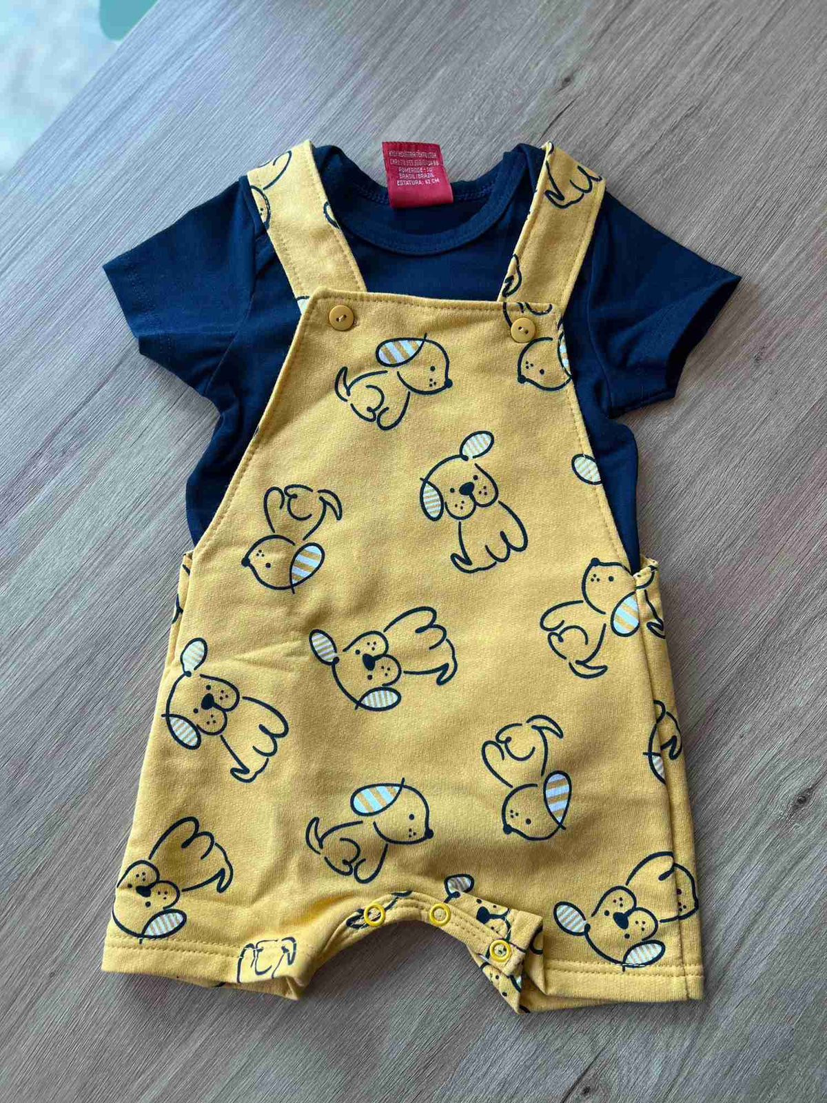 AMARELO