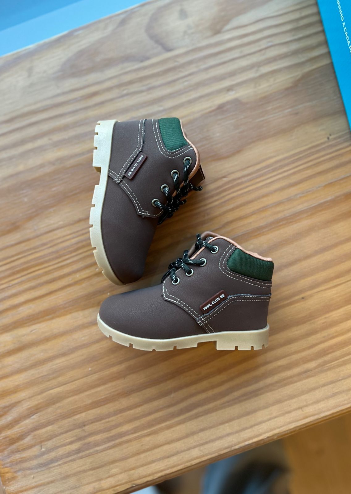 BOTA AVENTURA CLUB 62 COM CANO ALTO E CADARÇO MENINO PIMPOLHO