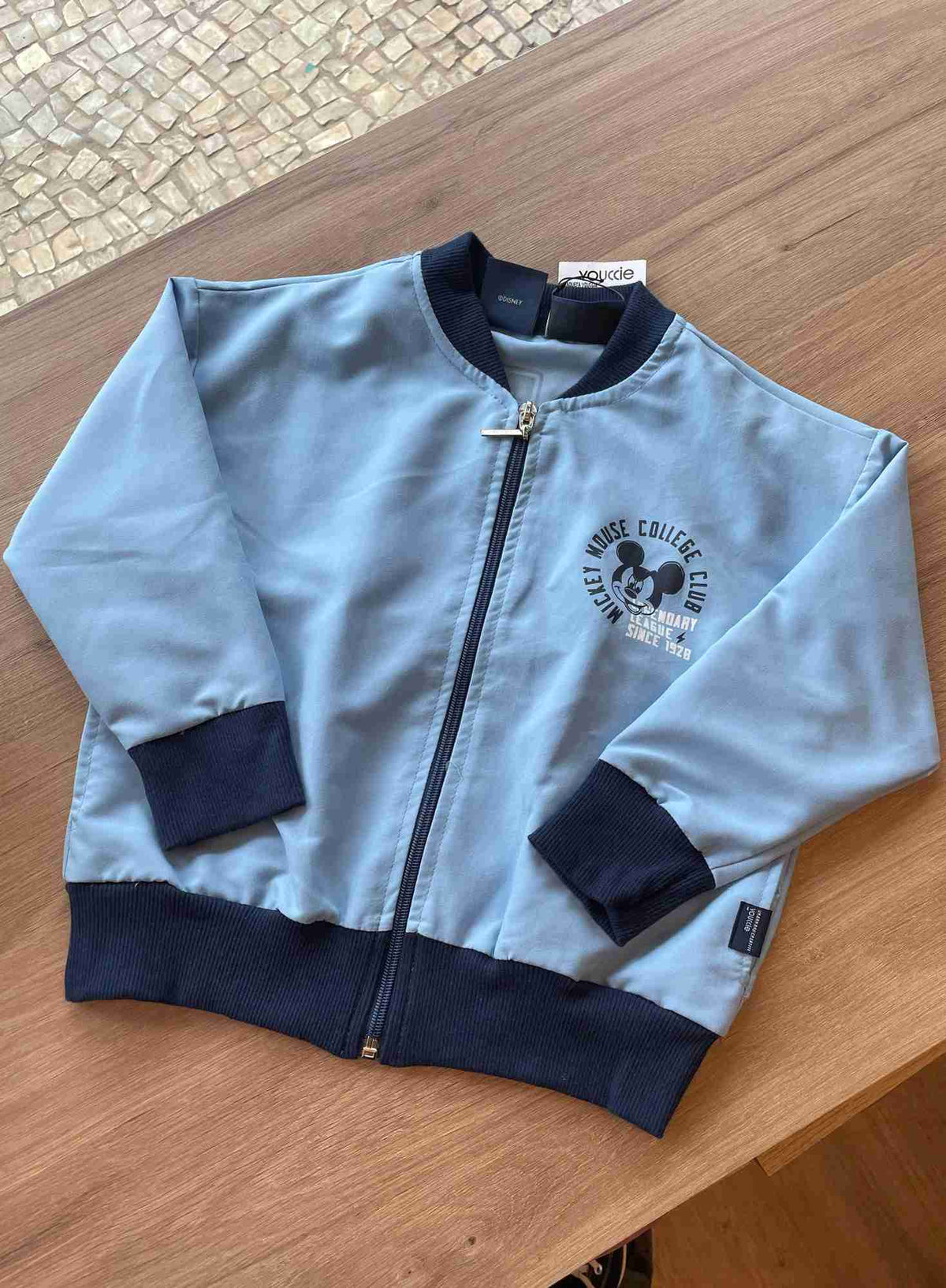 AZUL