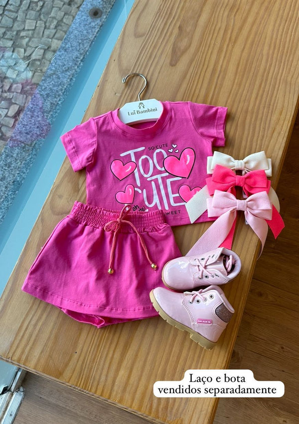 CONJUNTO BLUSA MANGA CURTA CORAÇÕES TOO CUTE COM SHORT SAIA MENINA LUI BAMBINI