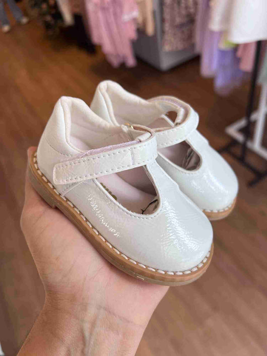 SAPATO ALÇA CENTRO VELCRO VERNIZ MENINA XUÁ XUÁ