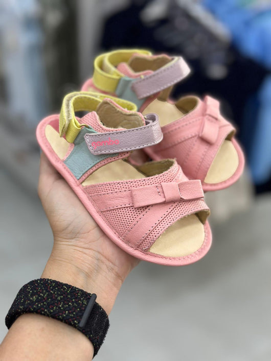 SANDALIA COURO DUPLO VELCRO COM LACO E SOLADO EMBORRACHADO MENINA GAMBO 35PRO50