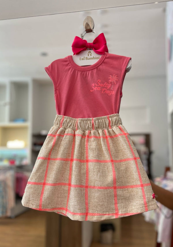 CONJUNTO BLUSA MANGA CURTA COQUEIRO E BRILHOS COM AMARRAÇÃO E SHORT SAIA MOLETINHO XADREZ MENINA FAKINI