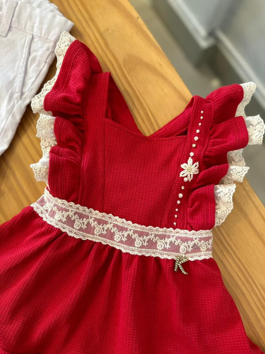 VESTIDO MANGA CURTA COM RENDAS FLOR EM TRICÔ PÉROLAS E STRASS MENINA KIKI XODO