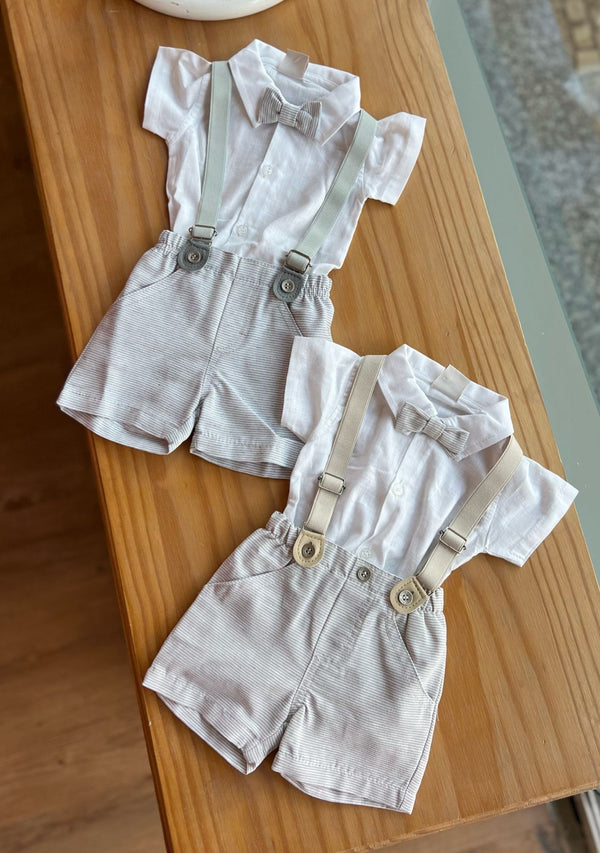 CONJUNTO BODY MANGA CURTA GRAVATA E SHORT SARJA COM SUSPENSÓRIO MENINO ANJOS BABY