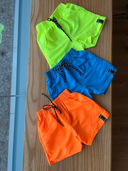 BERMUDA NYLON MINIMALISTA COM BOLSOS E CADARÇO MENINO FAKINI