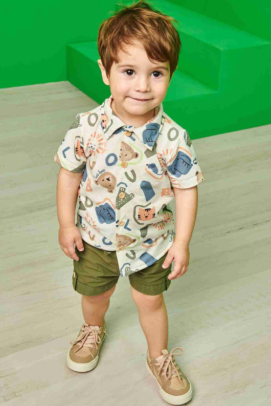 CONJUNTO CAMISA MANGA CURTA MUNDO ANIMAL COM BOTÃO E BERMUDA SARJA MENINO LUC BOO PRO35