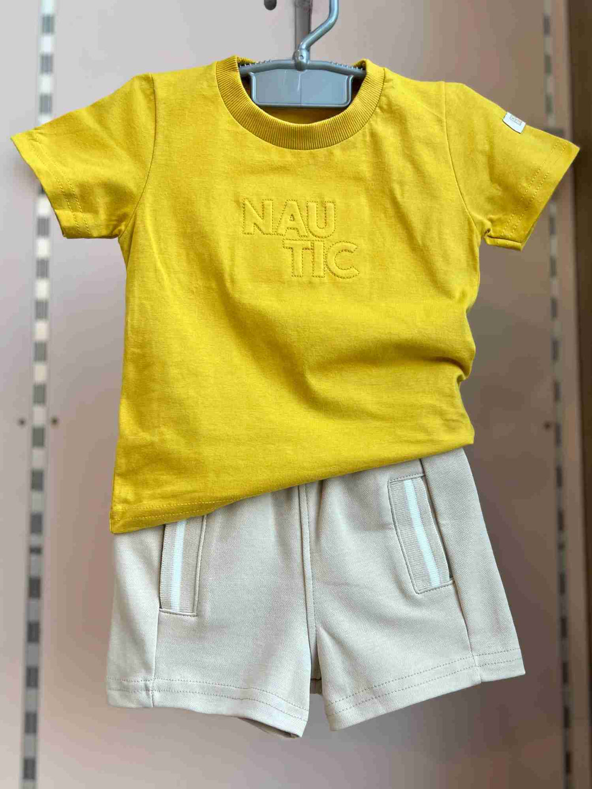 AMARELO/BEGE