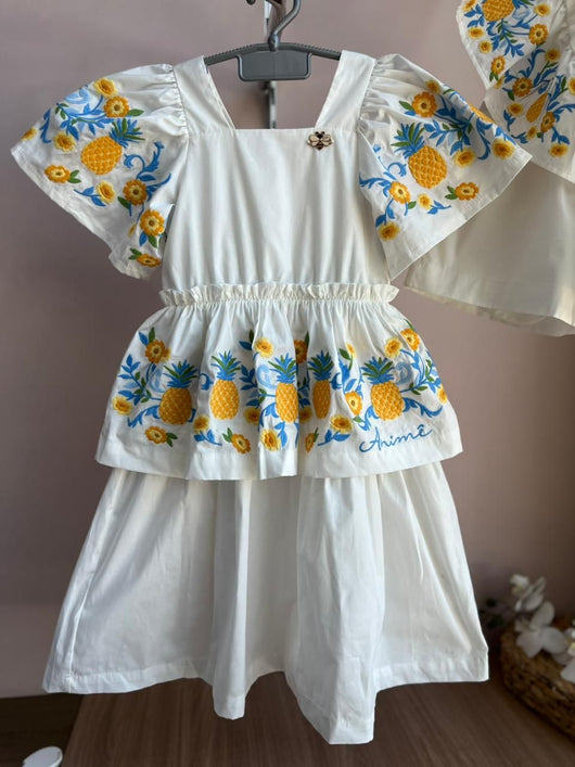 VESTIDO MANGA CURTA BUFANTE FLOR BORDADO PINGENTE ABACAXI MENINA ANIME