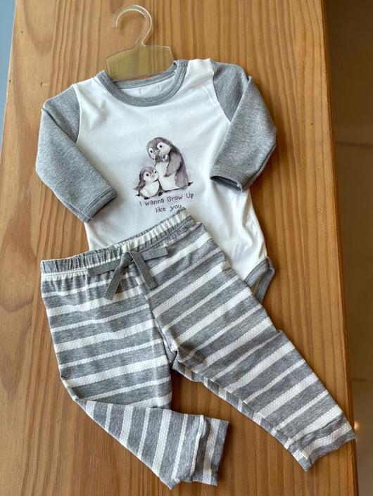 CONJUNTO BODY MANGA LONGA E CALCA PE REVERSIVEL PINGUINS MENINO GROW UP PRO45