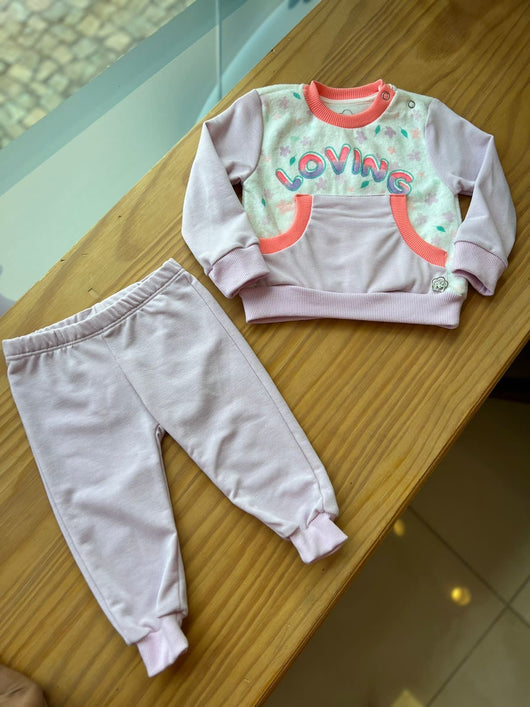 CONJUNTO MOLETINHO MANGA LONGA COM BOLSO E CALCA LOVING MENINA MON SUCRE PRO50
