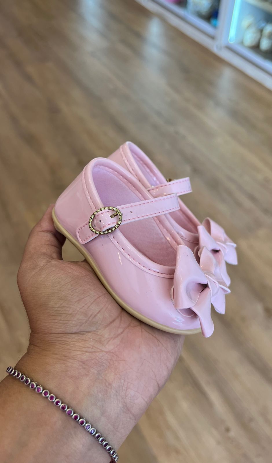 SAPATILHA BONECA COM LAÇO E FECHO LATERAL METÁLICO MENINA PIMPOLHO