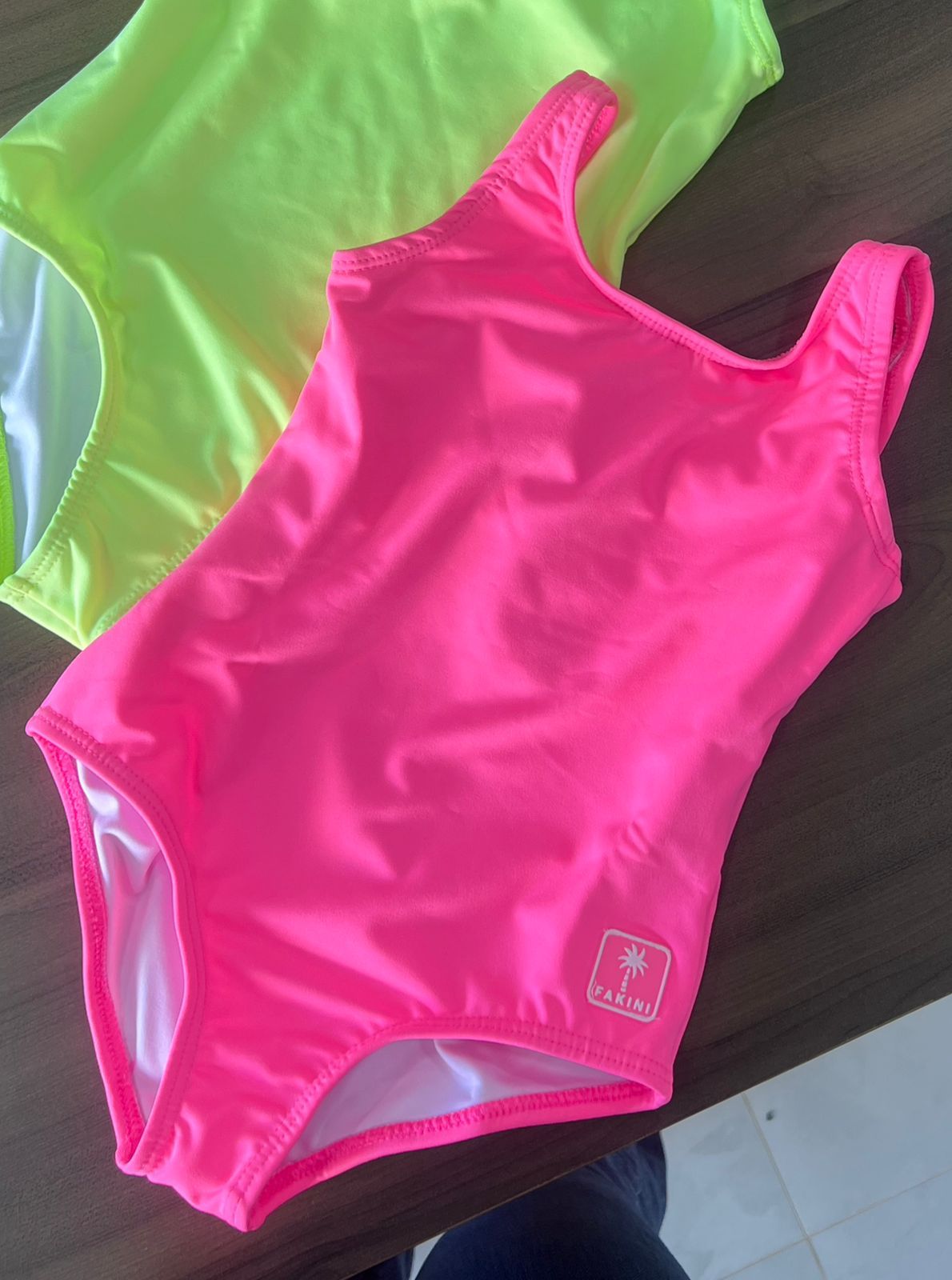 ROSA NEON