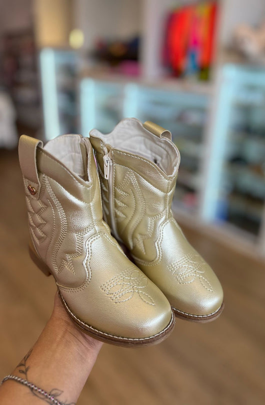 BOTA TEXANA WESTERN METALIZADA COM ZÍPER LATERAL PINGENTE CORAÇÃO MENINA XUA XUA PRO40
