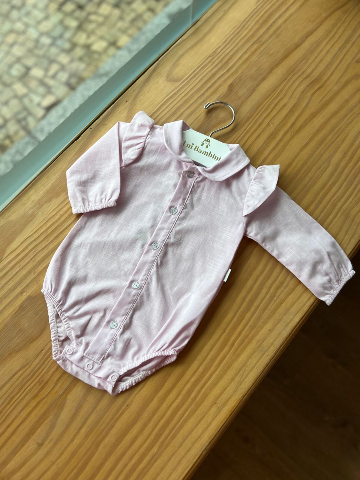 BODY CAMISA MANGA LONGA MAQUINETADA BABADOS BOTÕES COM STRASS MENINA ANJOS BABY
