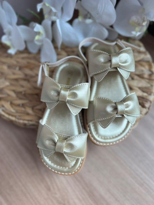 SANDÁLIA ALÇA LAÇO DUPLO FECHO FIVELA METÁLICO MENINA XUA XUA