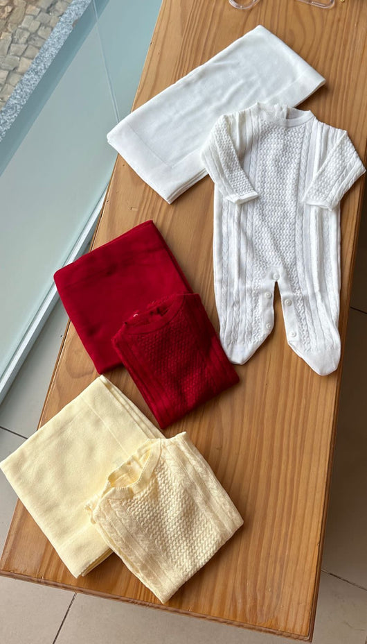 CONJUNTO MACACÃO MANGA LONGA EM TRICÔ LISO COM MANTA UNISSEX LUI BAMBINI