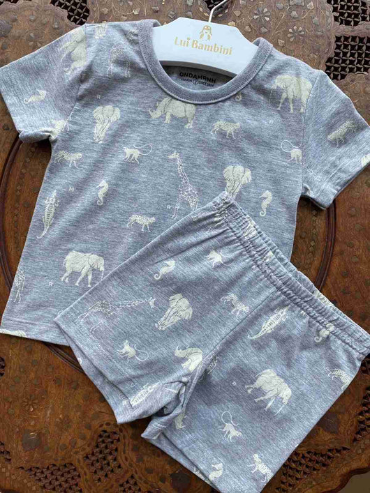 CONJUNTO PIJAMA MANGA CURTA E BERMUDA ANIMAIS SAFARI MENINO ONDA MARINHA 35PRO50