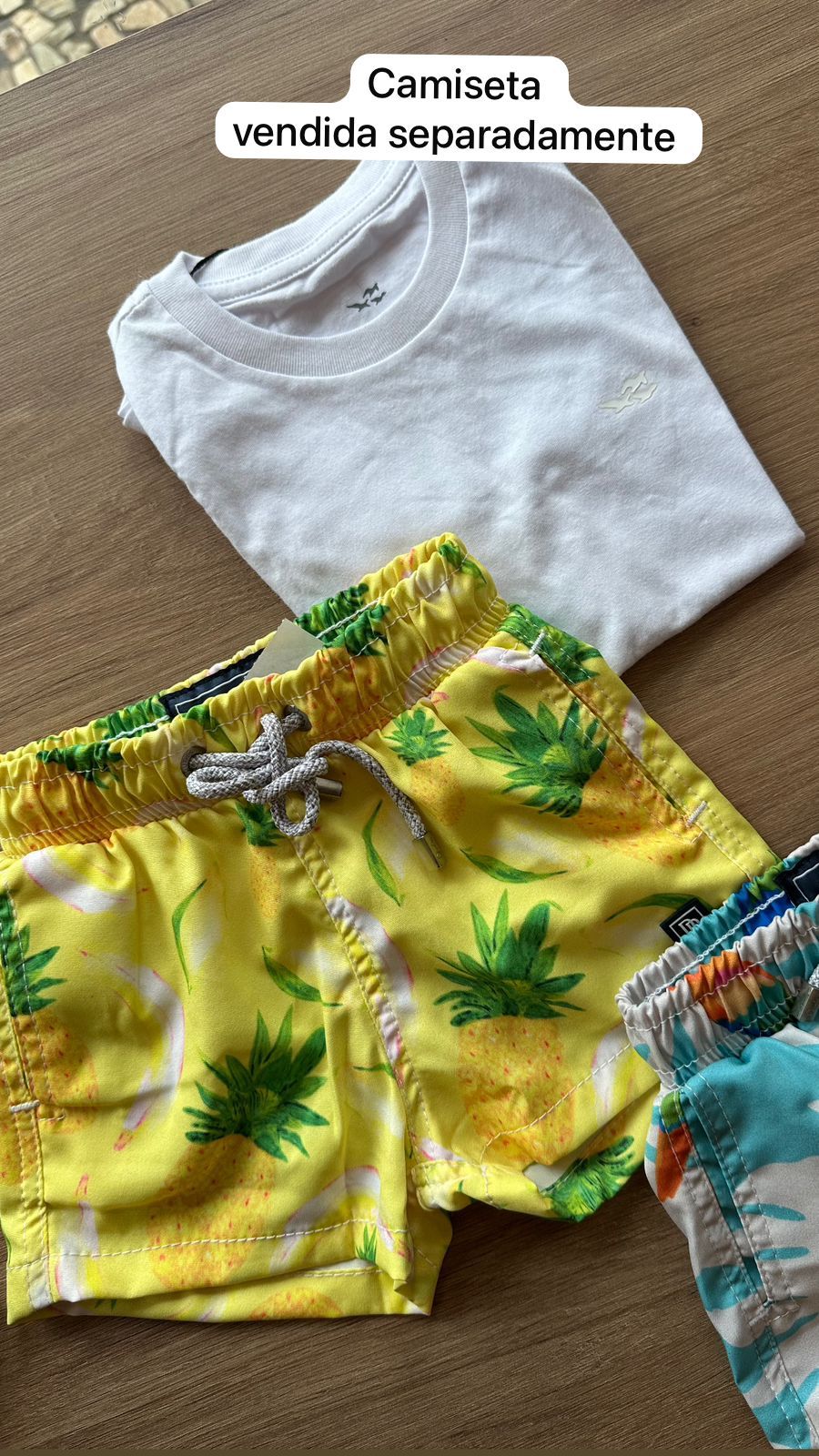 AMARELO