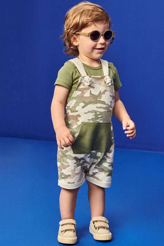 CONJUNTO BODY MANGA CURTA COM JARDINEIRA ALÇA CAMUFLADA BOLSO MENINO LUC BOO