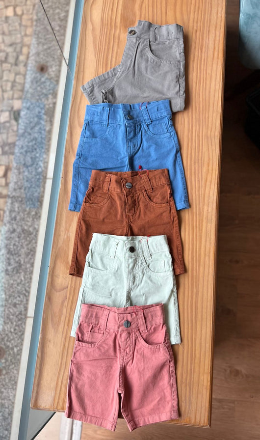 BERMUDA EM ALGODÃO LISA COM BOLSOS E AJUSTE INTERNO MENINO LUI BAMBINI PRO25