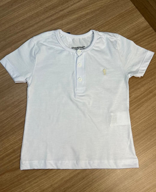 CAMISETA MANGA CURTA BATA FINA BOTÕES CAVALO MARINHO MINIMALISTA MENINO ONDA MARINHA