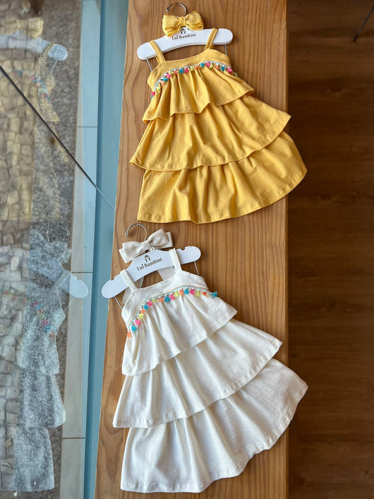 VESTIDO COM ALÇA E SOBREPOSIÇÃO BARBICACHOS COLORIDOS MENINA FAKINI