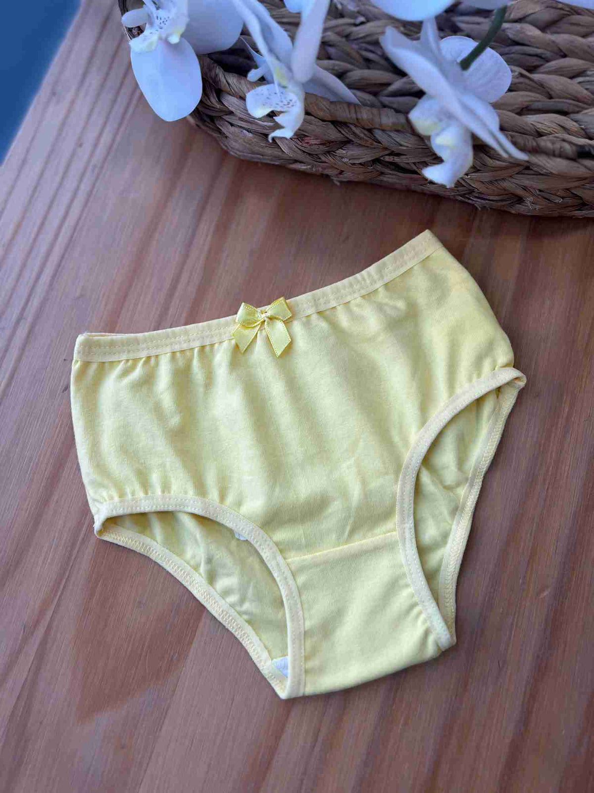 AMARELO