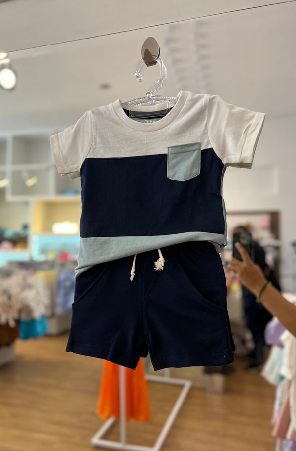 CONJUNTO CAMISETA MANGA CURTA TODDLER RECORTES COM BOLSO E BERMUDA MOLETINHO MENINO TIP TOP