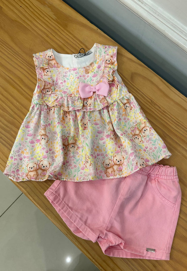 CONJUNTO BATA REGATA COM BABADO LAÇO URSINHOS E FLORES COM SHORT MENINA INFANTI