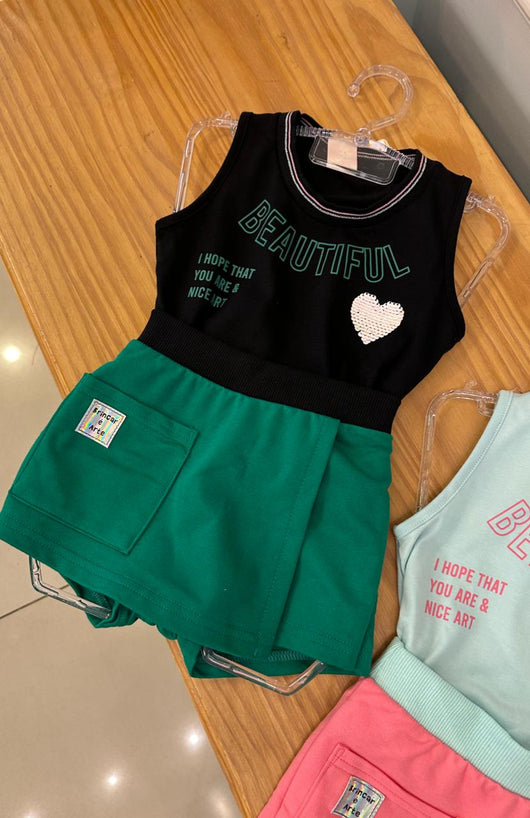 CONJUNTO BLUSA REGATA BEAUTIFUL CORAÇÃO PAETES E SHORT SAIA BOLSO MENINA BRINCAR - CONJUNTO MENINA - MENINA - MODA INFANTIL MENINA
