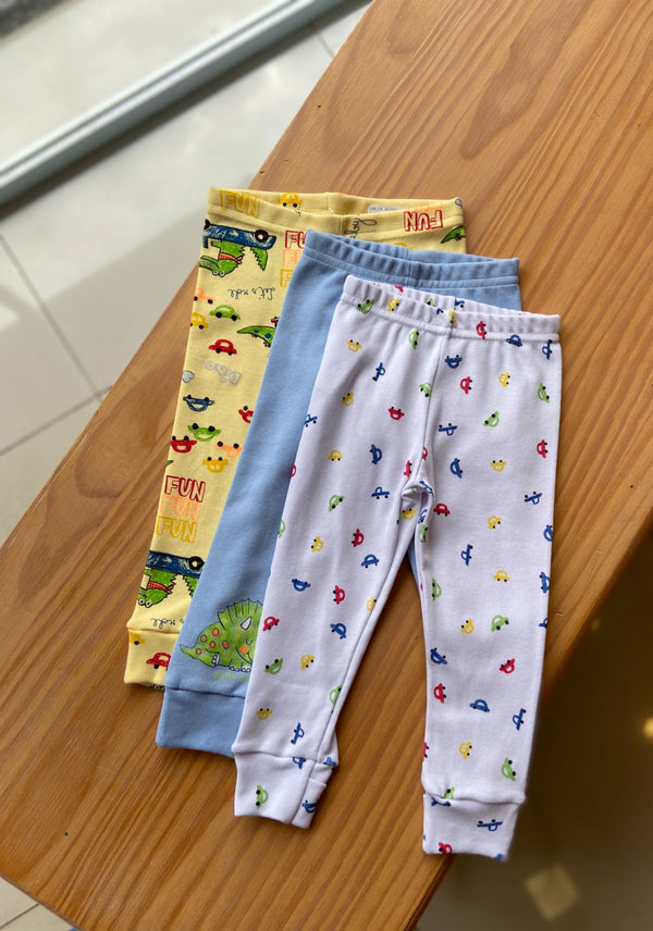 KIT 3 CALÇAS EM MALHA COM PÉ REVERSÍVEL JACARÉ LISA CARROS MENINO FAKINI
