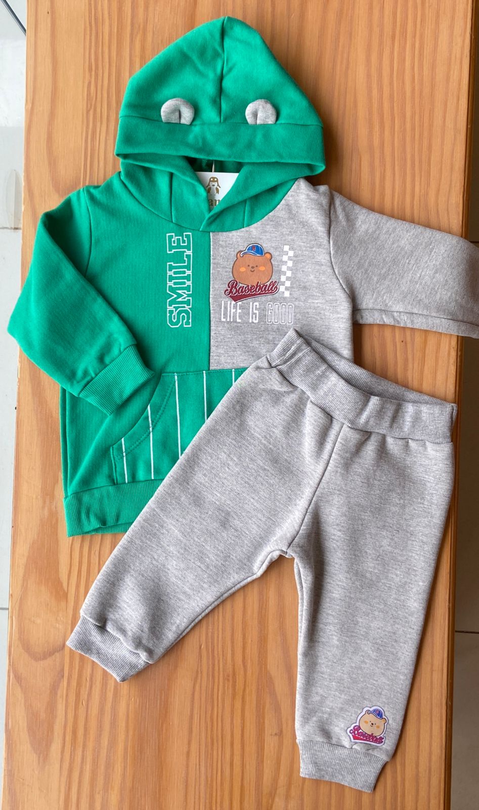 CONJUNTO MOLETOM MANGA LONGA CAPUZ BOLSO E CALÇA URSO BASEBALL MENINO FAKINI
