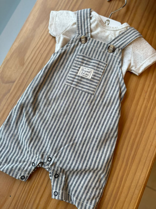 CONJUNTO BODY MANGA CURTA COM JARDINEIRA ALÇA BOLSO E LISTRAS MENINO LUC BOO - BODY MENINO - CONJUNTO INFANTIL MASCULINO - CONJUNTO MENINO