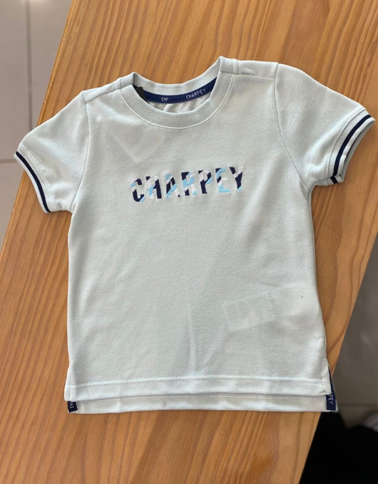 CAMISETA MANGA CURTA COM LISTRA EM PIQUET E BORDADO MENINO CHARPEY - CAMISETA MENINO - MENINO - NATAL MENINO