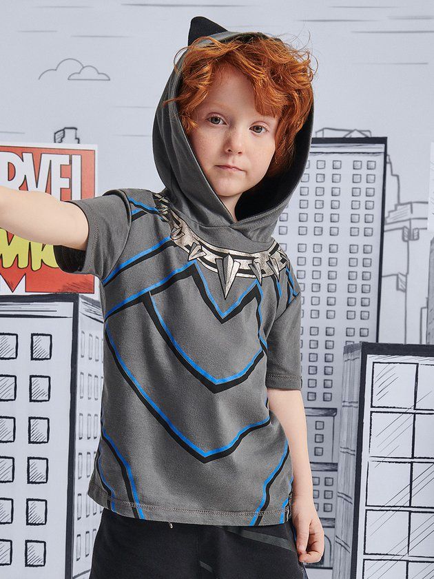 CONJUNTO CAMISETA MANGA CURTA COM CAPUZ E BERMUDA PANTERA NEGRA MENINO YOUCCIE
