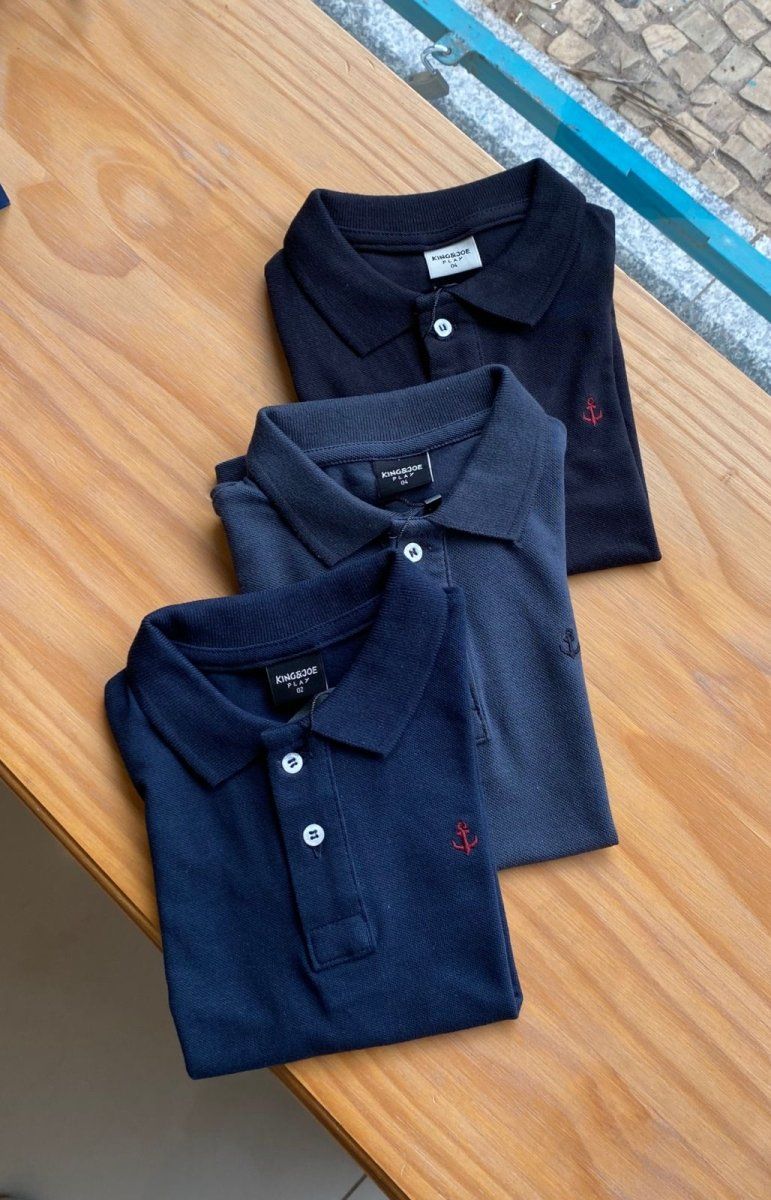 CAMISA MANGA CURTA POLO BÁSICA EM PIQUET COM BORDADO MENINO KING&JOE