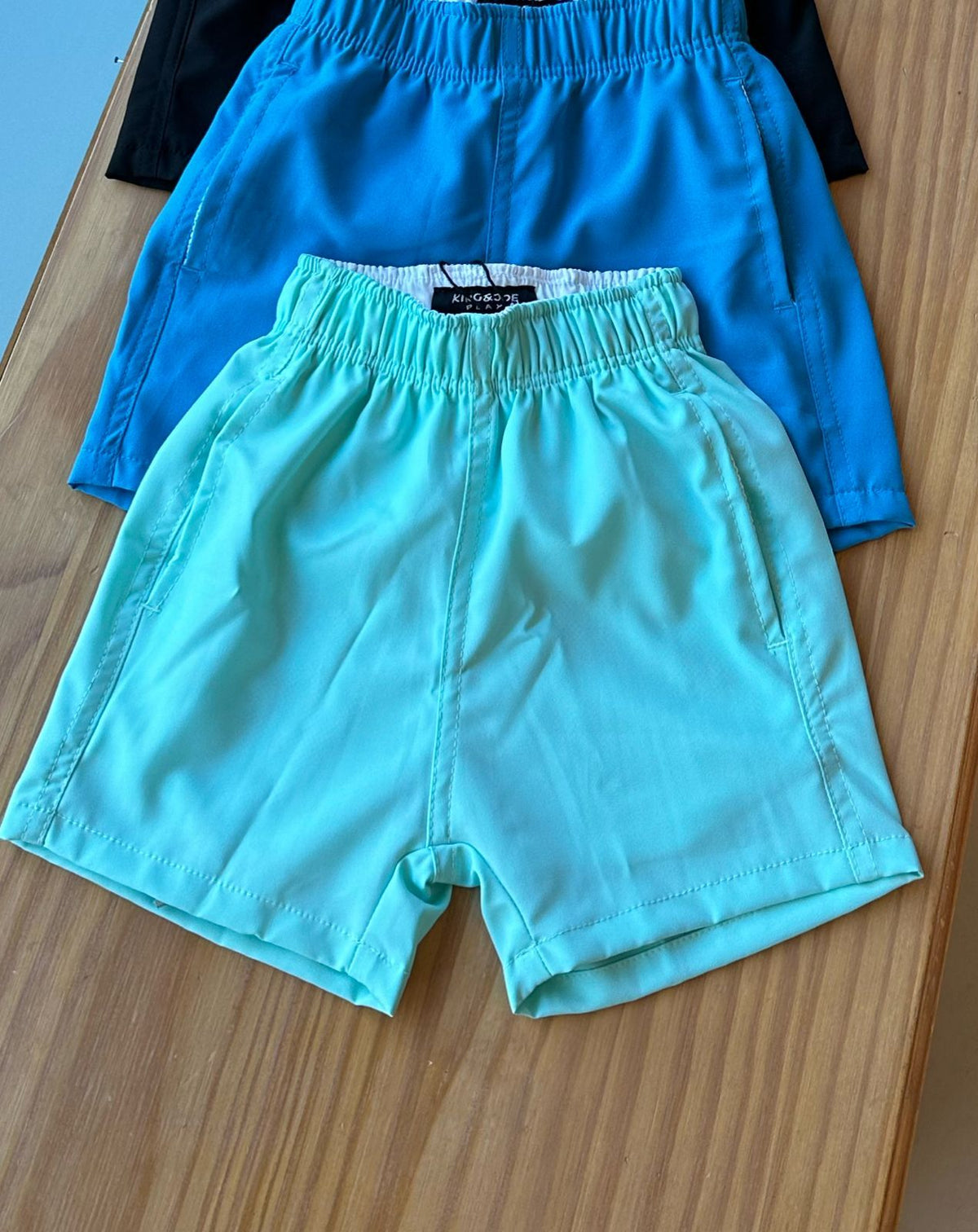 SHORT NYLON FLEX COM BOLSOS E CORDÃO MENINO KING&JOE