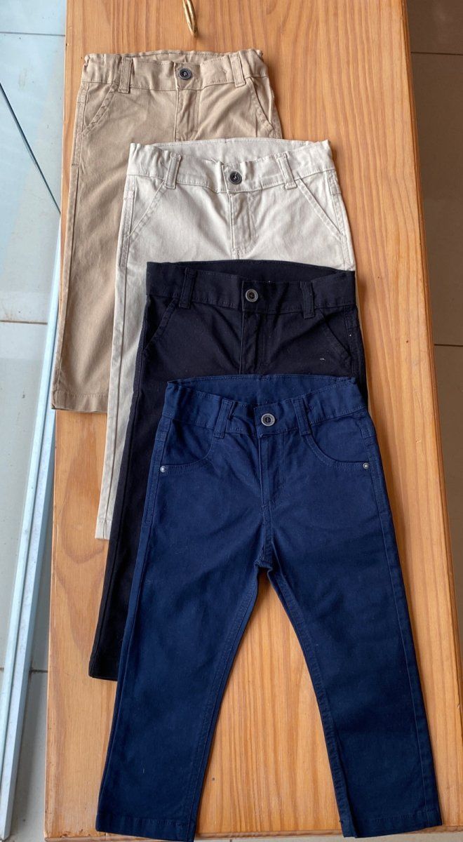 CALÇA LISA EM SARJA COM REGULAGEM E BOLSO MENINO ANJOS BABY