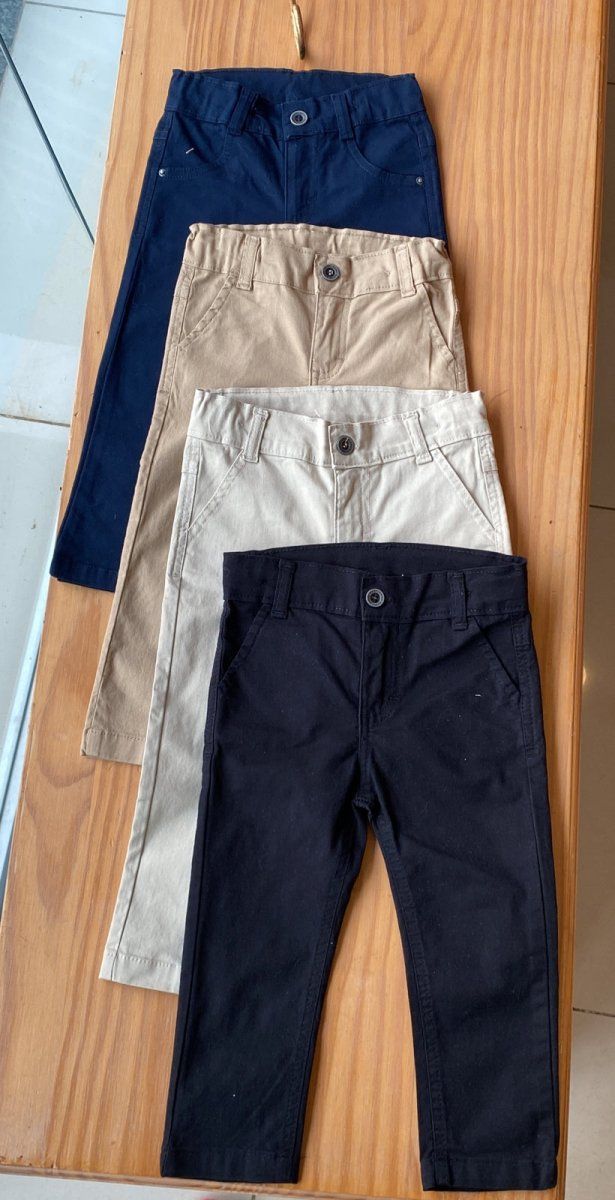 CALÇA LISA EM SARJA COM REGULAGEM E BOLSO MENINO ANJOS BABY