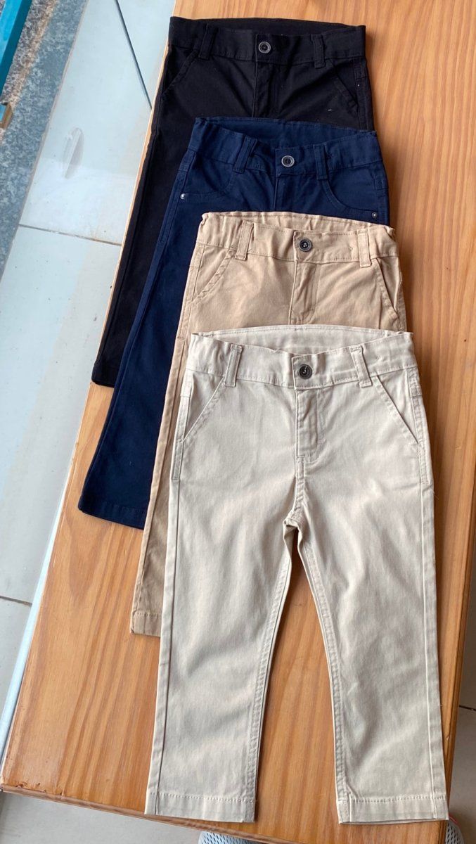 CALÇA LISA EM SARJA COM REGULAGEM E BOLSO MENINO ANJOS BABY