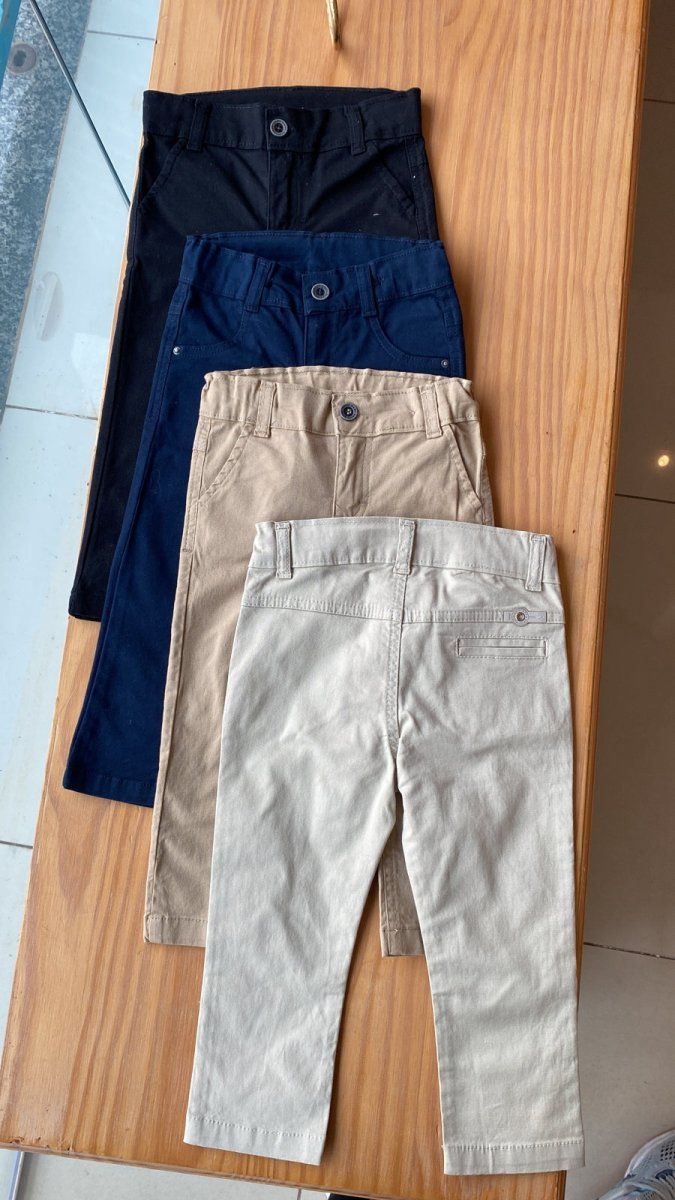 CALÇA LISA EM SARJA COM REGULAGEM E BOLSO MENINO ANJOS BABY