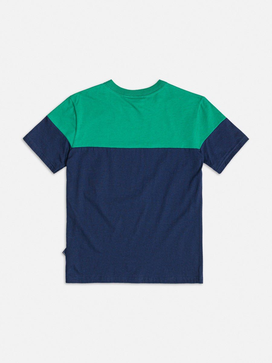 CAMISETA MANGA CURTA E ESCRITA EM RELEVO MENINO YOUCCIE
