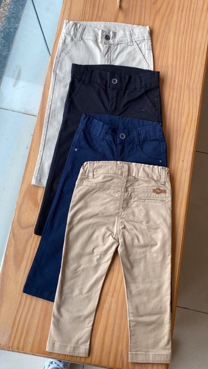CALÇA LISA EM SARJA COM REGULAGEM E BOLSO MENINO ANJOS BABY