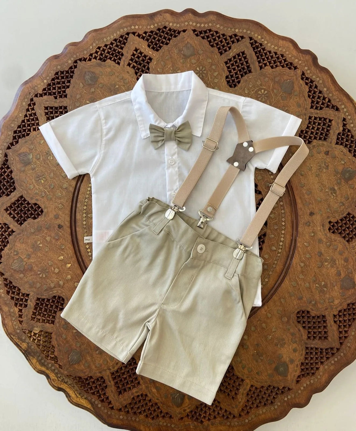 CONJUNTO CAMISA MC BERMUDA GRAVATA SUSPENSORIO LISO MENINO MAGIC ZOO - cf-cor-azul-claro - cf-cor-bege - cf-cor-cinza